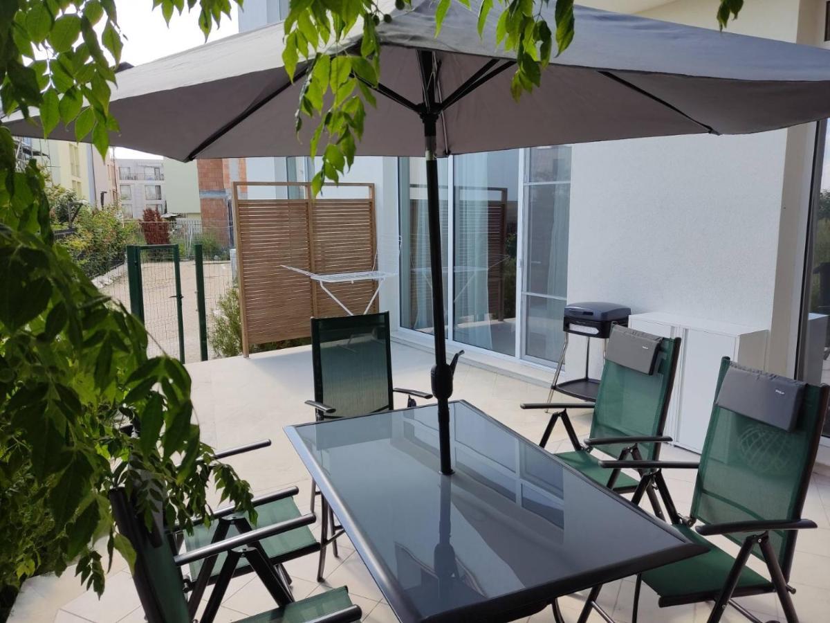 Las Brisas Garden Apartment Burgas Exterior photo